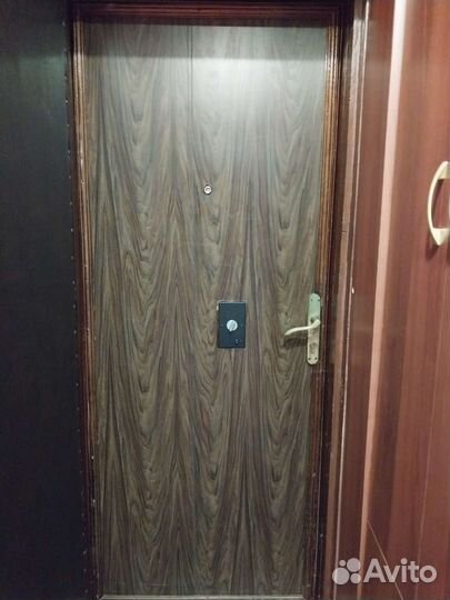 Дверь входная металлическая правая б/у