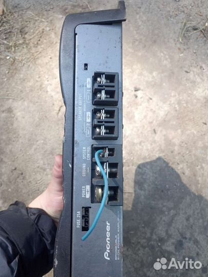 Автомобильный усилитель