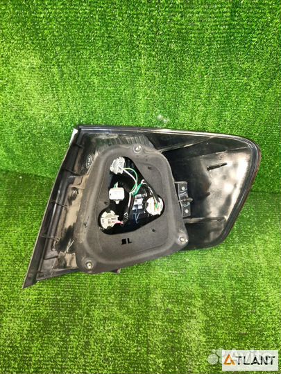 Фонарь задний левый toyota premio