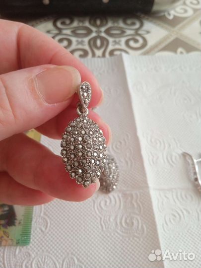 Серьги и кулон