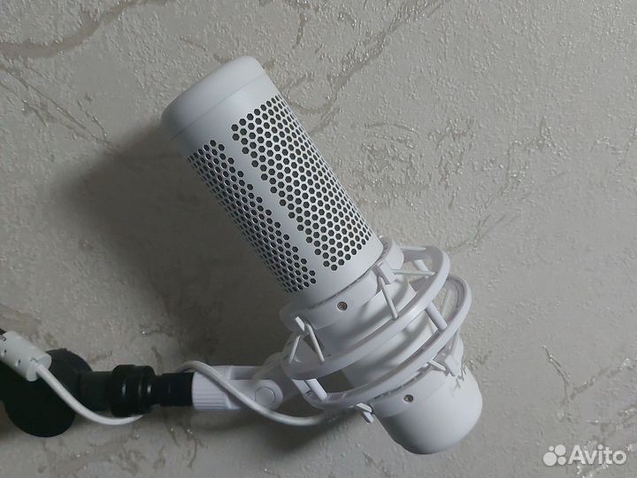 Микрофон HyperX QuadCast S белый