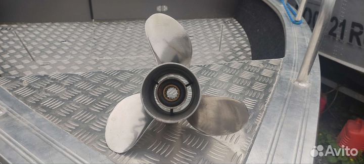 Стальной винт Solas