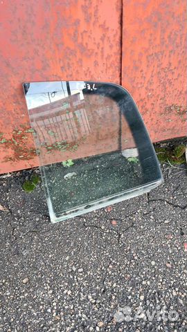 Стекло задней левой форточки Гольф +