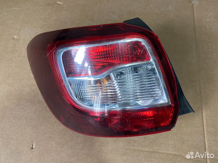 Фонарь левый Renault Logan 2