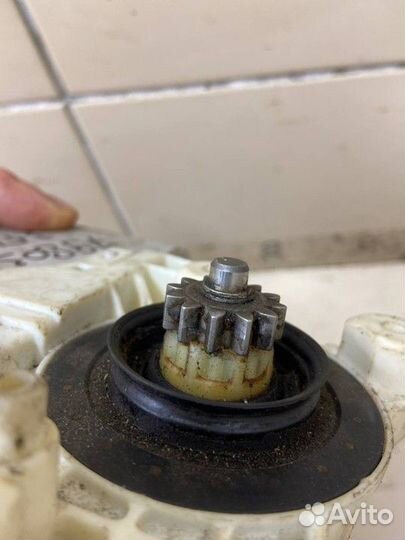 Моторчик стеклоподъемника задний левый Ford Focus