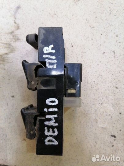 Кнопка управления стеклоподъемника Mazda Demio