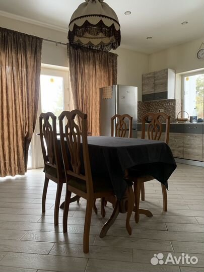 Стол обеденный со стульями