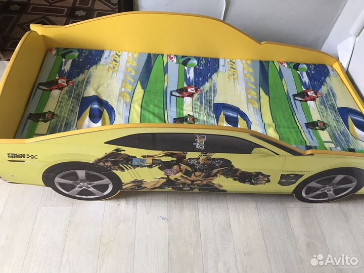 Детская кровать машинка