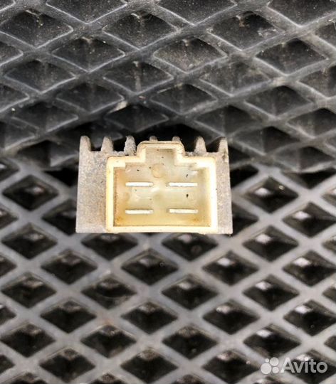 Реле-регулятор напряжения на скутер Bm Smile 50