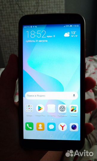 HUAWEI Y6 (2018), 2/16 ГБ