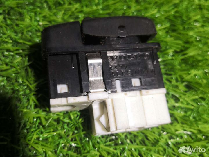 Кнопка управления люком Volvo 850