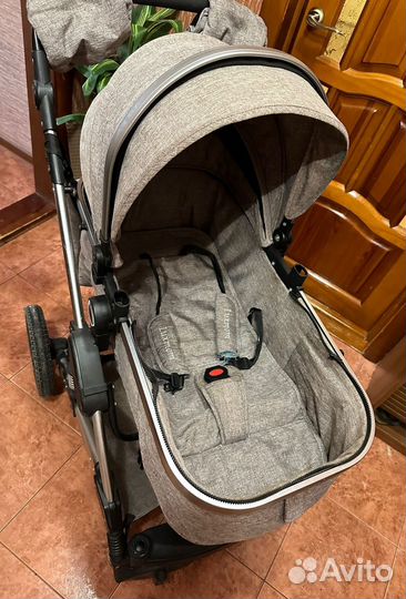 Коляска-трансформер Luxmom 555