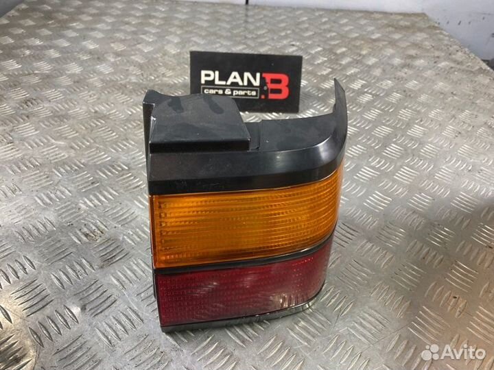 Стоп-сигнал передний правый Volkswagen Passat B3
