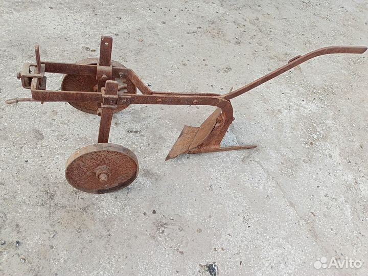 Конный плуг