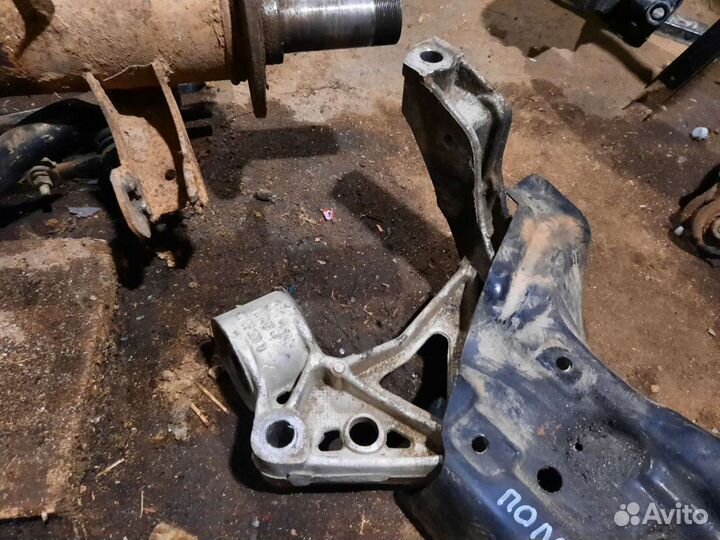 Кронштейн переднего рычага polo 4 fabia 2 roomster