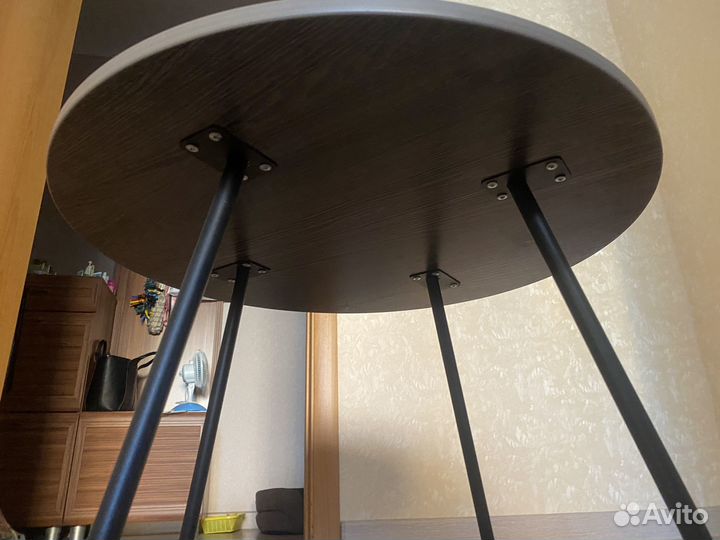 Журнальный столик