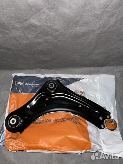 Рычаг передний правый Fluence Megane 3