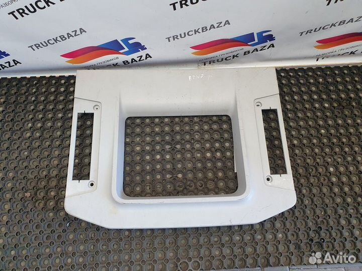 Накладка люка Renault T