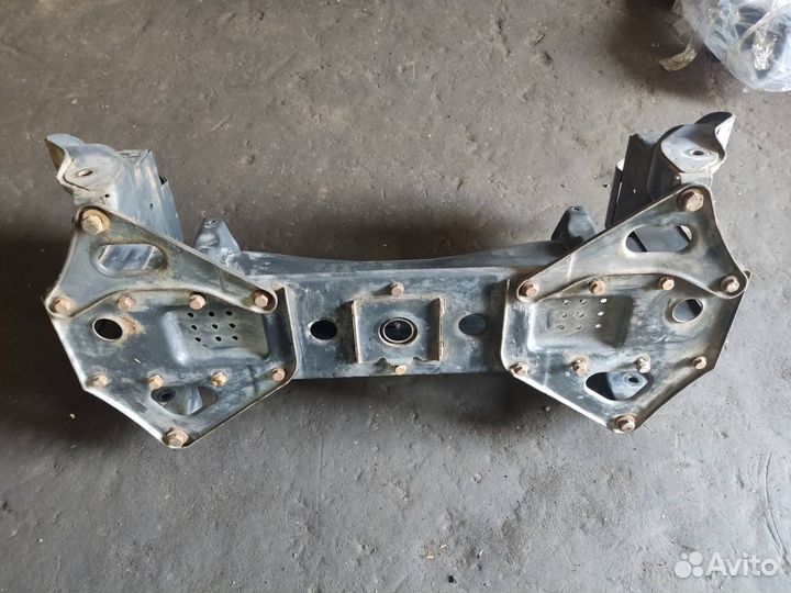 Балка передней подвески, подрамник Ивеко Дейли