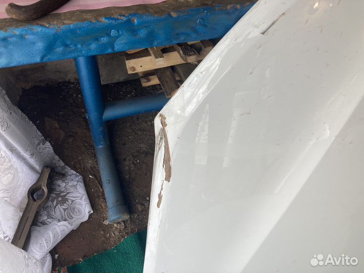 Капот лада Веста