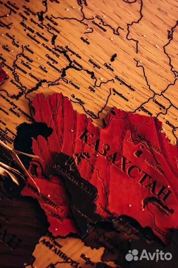 Деревянные карты мира