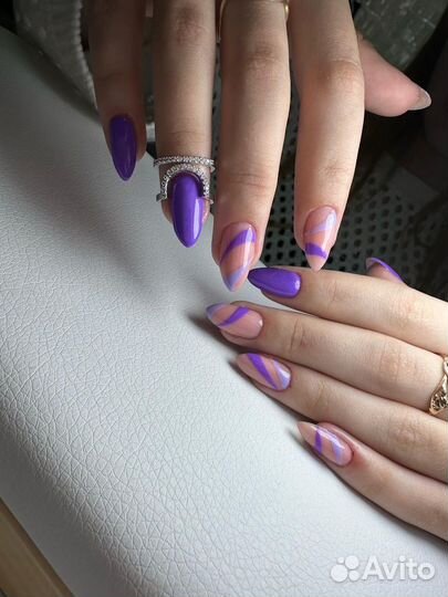 Модель на маникюр