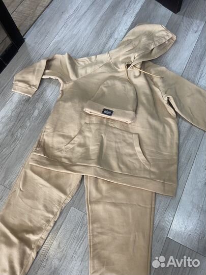 Спортивный костюм