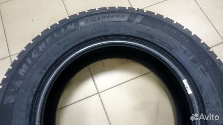 Michelin X-Ice Snow 235/45 R19 99H