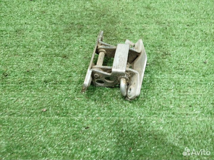 Петля двери багажника Chevrolet Niva универсал