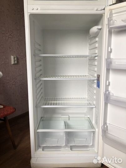 Холодильник indesit st167.028