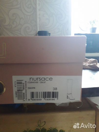 Продаются женские сапоги