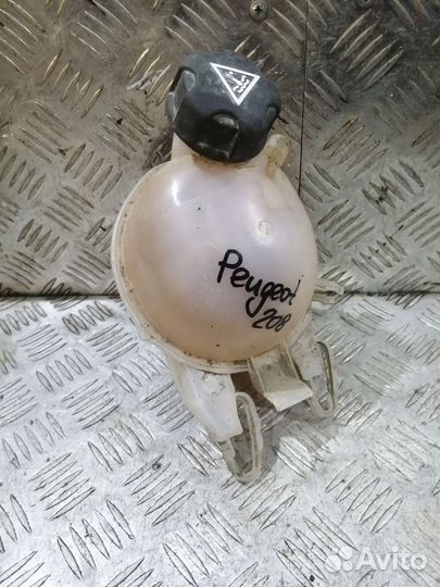 Бачок расширительный Peugeot 208