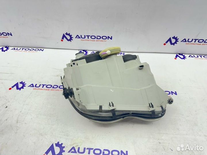 Фара галогеновая левая Mercedes C W203