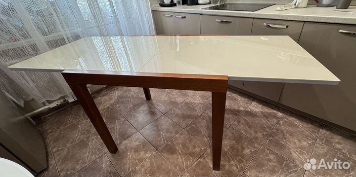 Кухонный стол