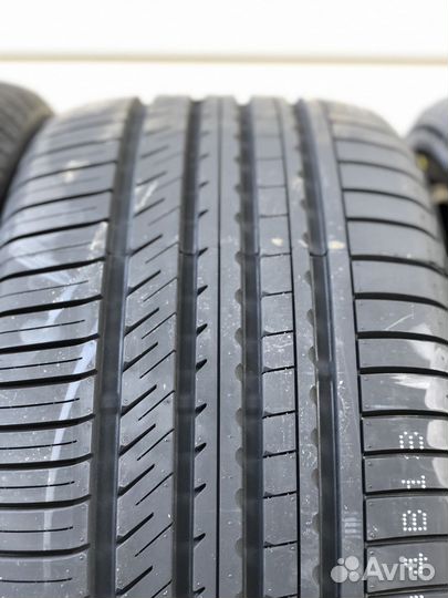 Kinforest KF550-UHP 275/40 R21 107Y