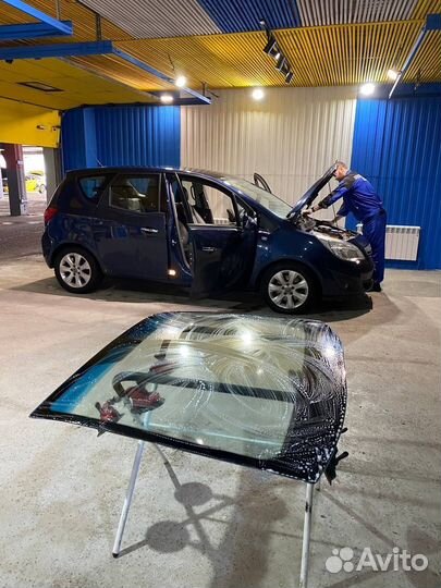 Лобовое стекло Опель Мерива