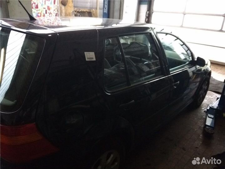 Разбор на запчасти Volkswagen Golf 4