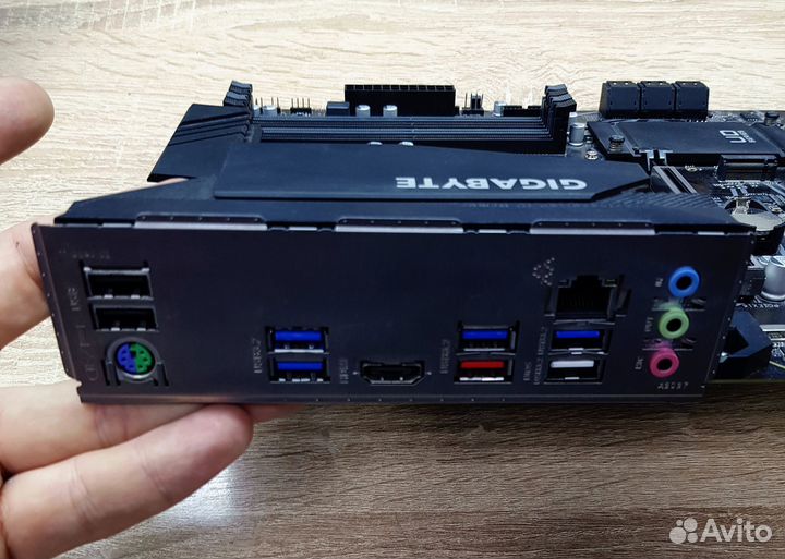 Материнская плата gigabyte Z490 UD