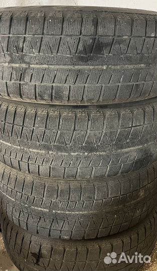 Bridgestone Blizzak Revo GZ 215/60 R16