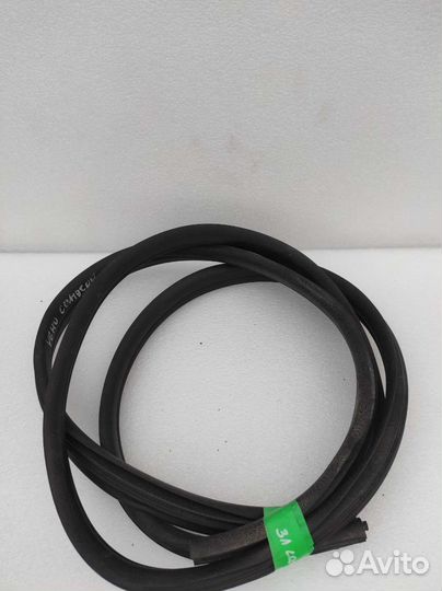 Уплотнитель двери задней левой Renault sandero 1