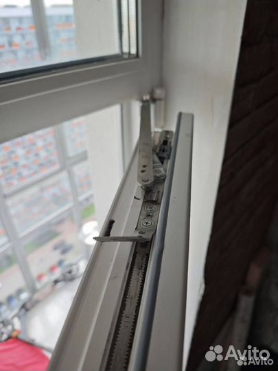 Регулировка створки окна, ручки, фурнитура