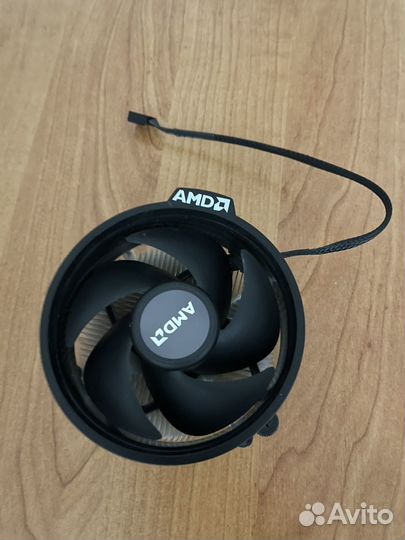 Процессор Ryzen 3 2200G (б/у) вместе с куллером