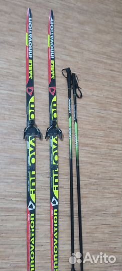 Лыжные ботинки и лыжи