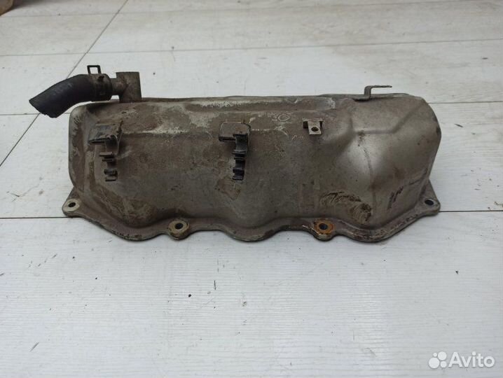 Клапанная крышка левая Nissan Pathfinder 1 VG30E