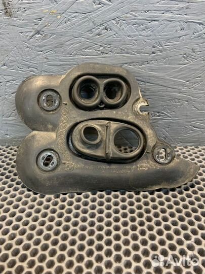 Уплотнитель Bmw 335 Xi E92 N54 2007