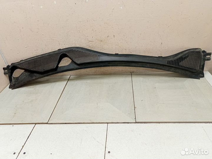 Водосток лобового стекла (жабо)