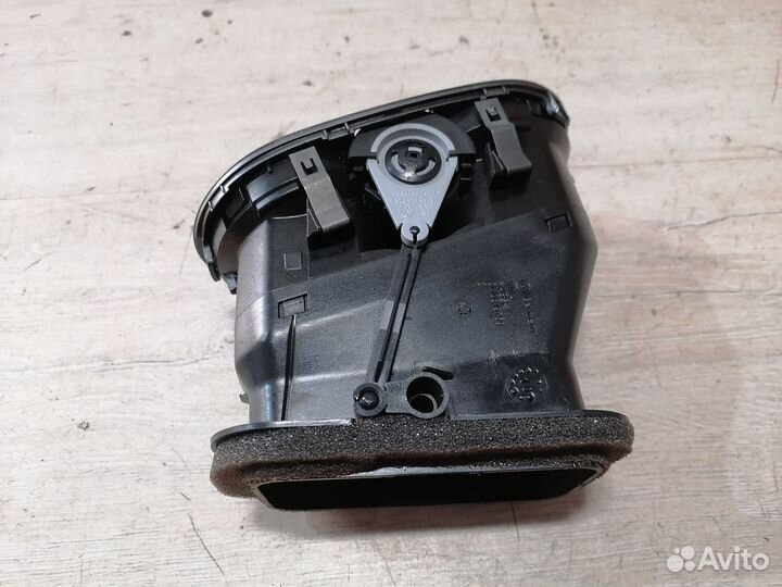 Дефлектор торпедо правый Volkswаgen Tiguan Tигуaн