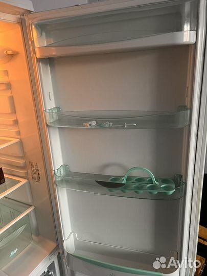 Холодильный шкаф