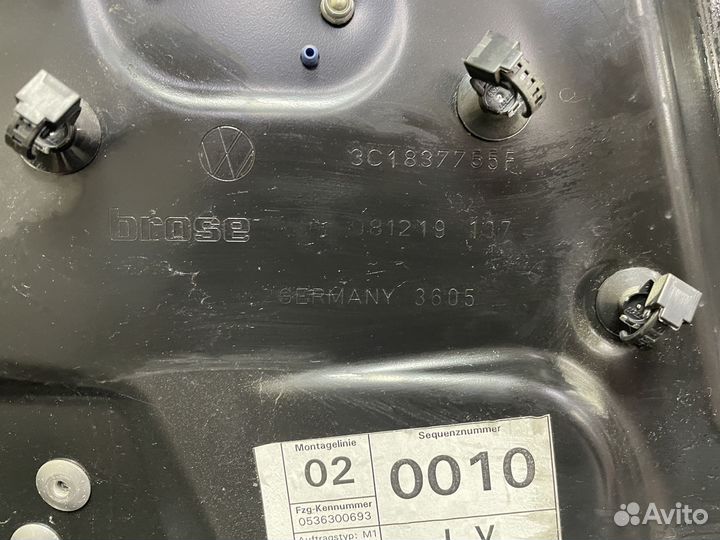 Стеклоподъемник левый Фольксваген Пассат Б6