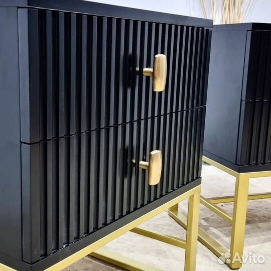 Тумбочка прикроватная черная